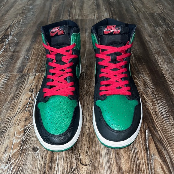 Jordan 1s green black shoe w red laces🔥 - Picture 2 of 6